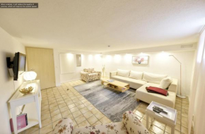 Großzügige und gemütliche 2 Zimmer Ferienwohnung nahe Alz und Chiemsee
